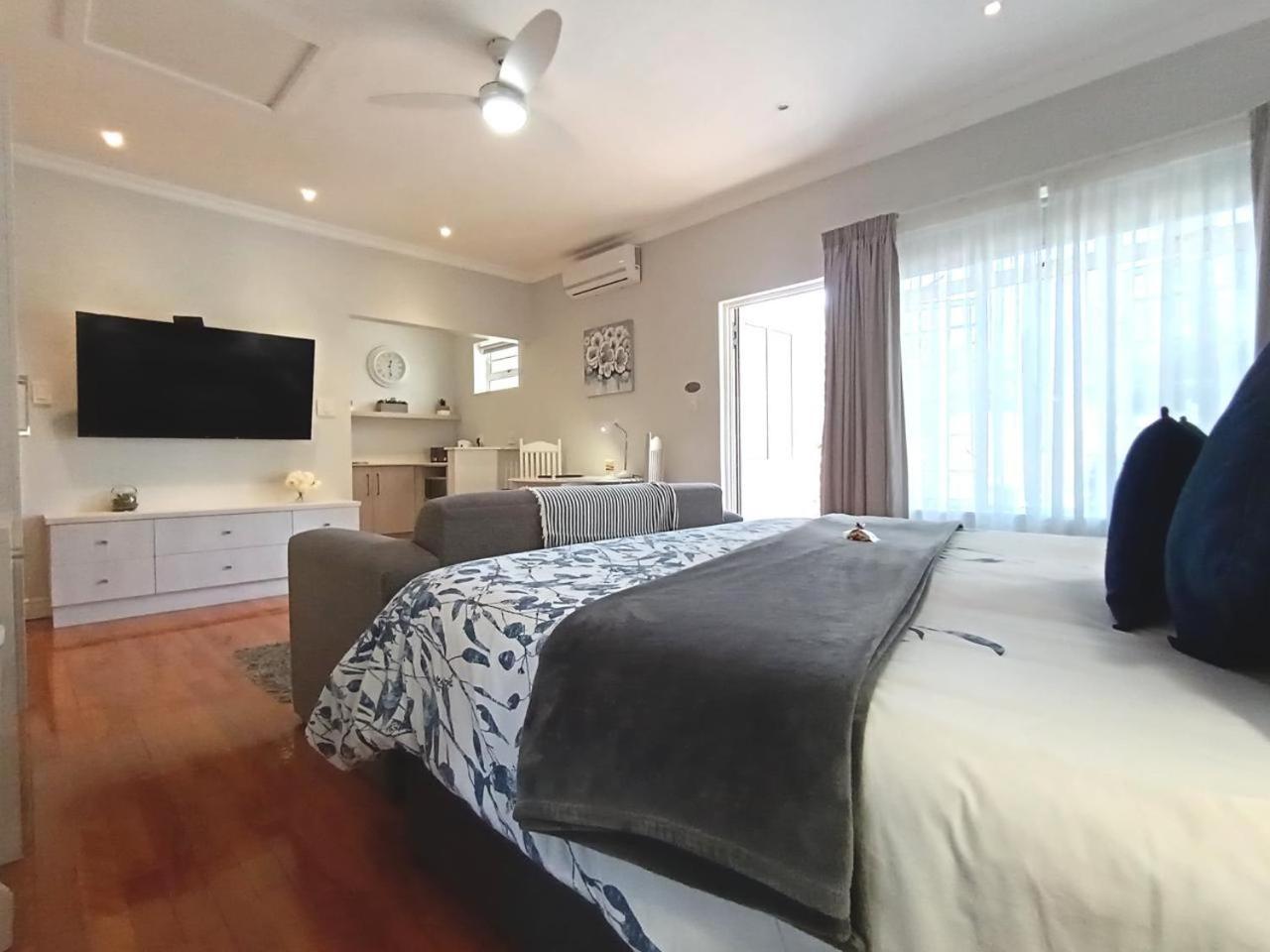 On The Bay Bed & Breakfast Port Elizabeth Exterior foto